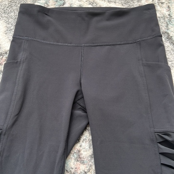 Lululemon Sharp Turns Crop 17" - Picture 3 of 9